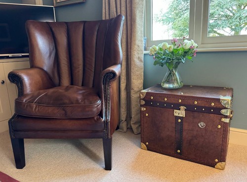 Stunning leather brass - stunning,